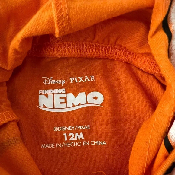 Disney Pixar Finding Nemo T-Shirt with Hood with 3D Fins Clown Fish Orange 12M - Picture 3 of 4